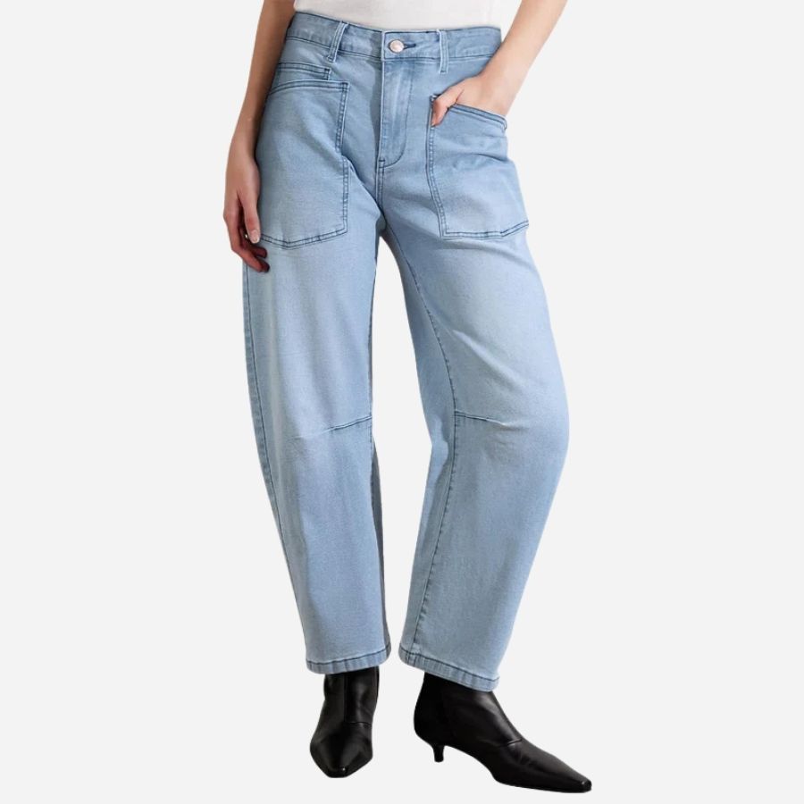 Barrel jeans for women high waisted wide leg baggy denim in blue, front view