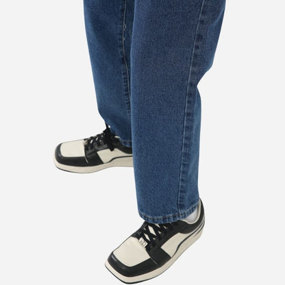 Hem detail on men’s stretchy straight leg jeans in navy