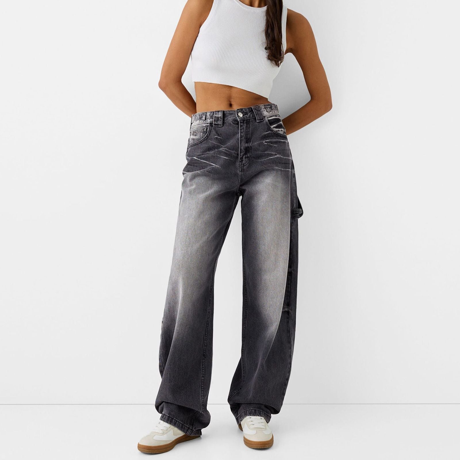 High waisted baggy wide leg jeans for women with cargo pockets denim in black, front view