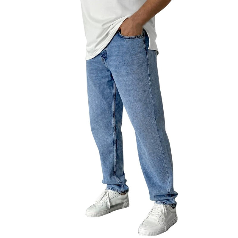 Men’s stretchy straight leg jeans classic mid rise regular fit denim pants in blue, front view
