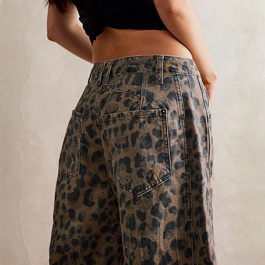 Women’s leopard barrel jeans mid rise wide leg cropped baggy denim pants, waistband details view